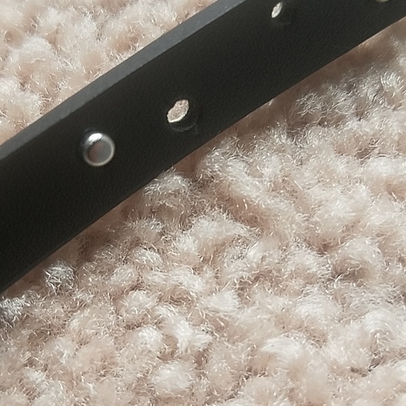 Coldwater creek silver hook belt - Picture 5 of 5